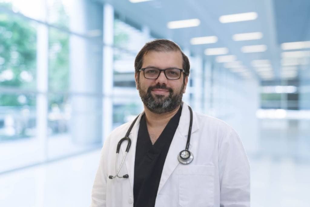 About Dr. Neeraj Borkar